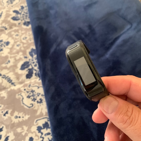 Garmin with charger etc. like new. Use it for your next fitness need. - Picture 4 of 7